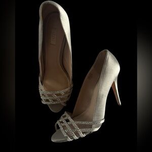 Glamorous Satin Silver Peep-Toe Heels with Rhinestone design.